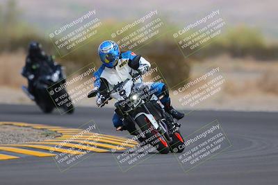 media/Sep-11-2022-SoCal Trackdays (Sun) [[81b7e951af]]/Turn 5 (1110am)/